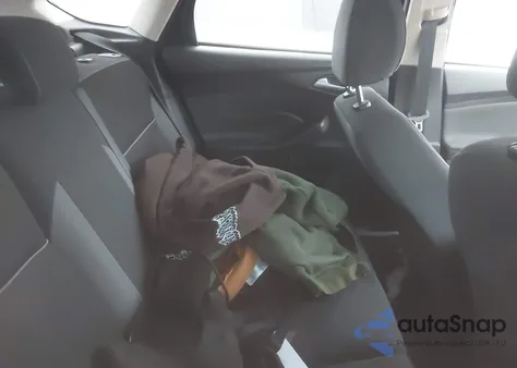 2014 Ford Focus Se z USA, uszkodzony, nr VIN 1FADP3K24EL267148